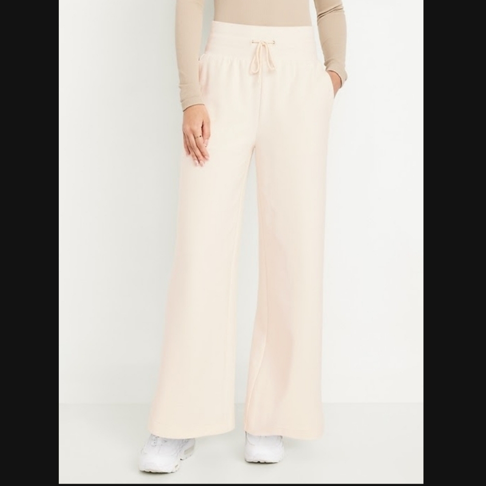 NWT Old Navy Dynamic Fleece Half-Zip Sweatshirt Cream And Sweatpants Set - Picture 3 of 11
